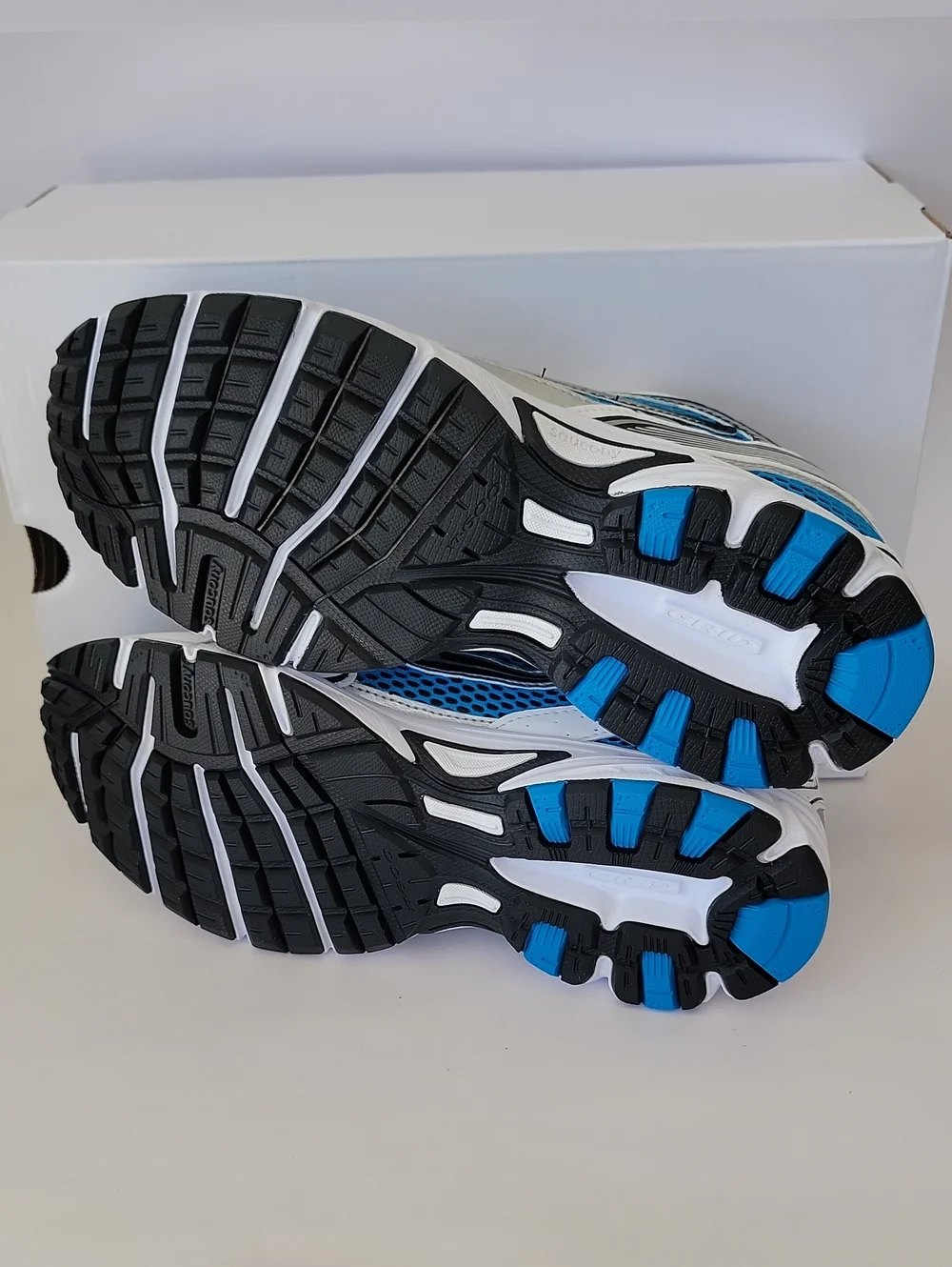 Saucony Grid Ride Millennium White/Diva Blue S70812-27 Low Top Sneaker